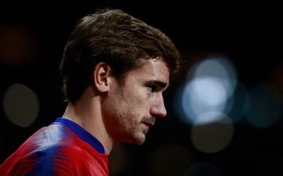 ROR电竞独家-卡内吕德防守中犯规送任意球